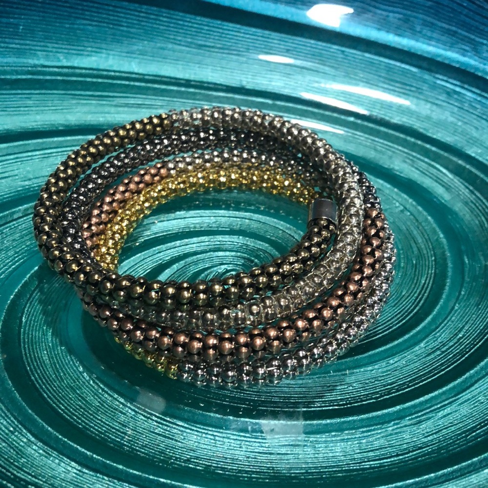 Bangle bracelet